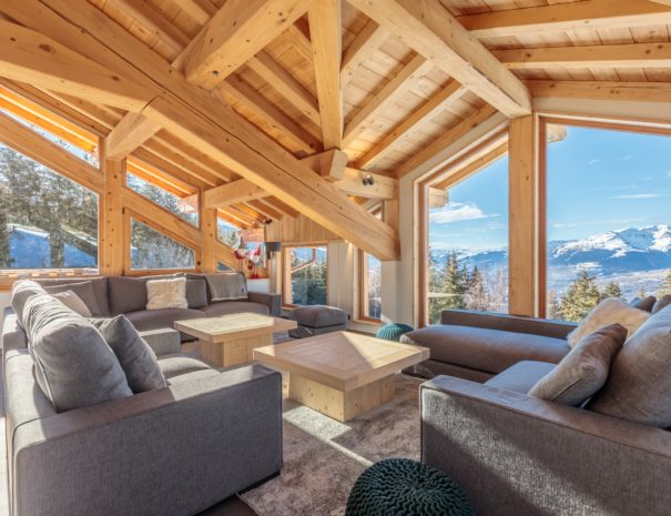 Large living room with amazing view